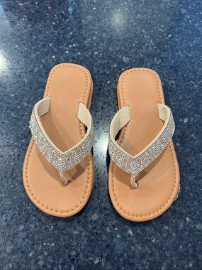 Rhinestone V-strap Flip Flop Sandals in Tan